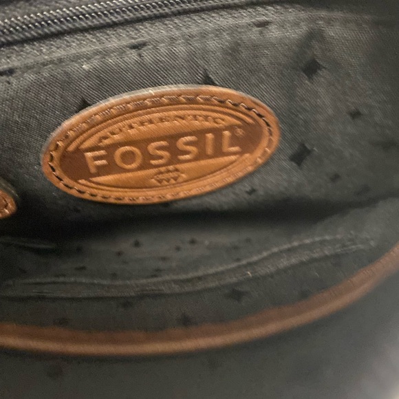 Fossil Pebbled Leather Crossbody bag - Picture 10 of 12